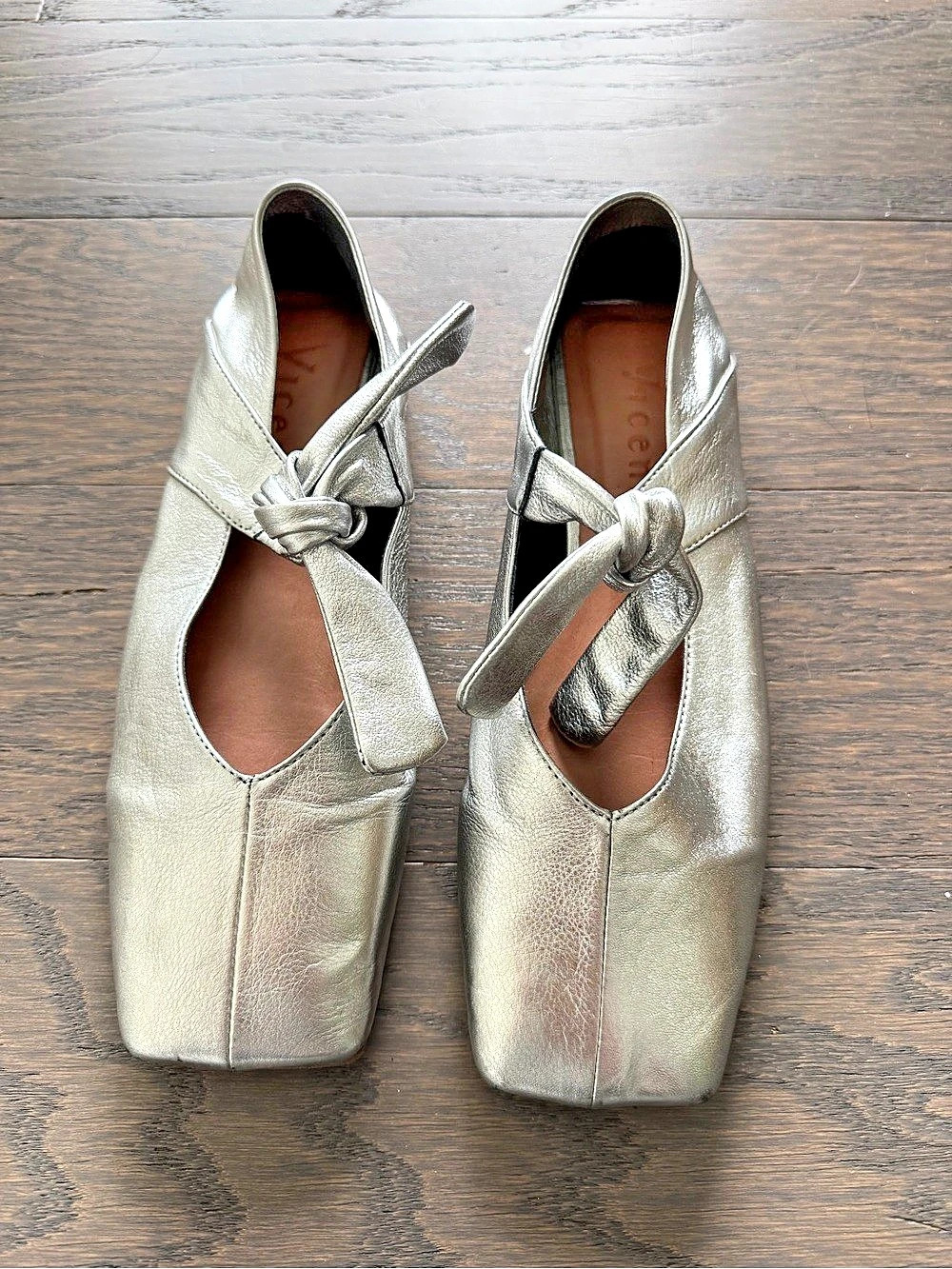Vicenza Bow Square Toe Flats